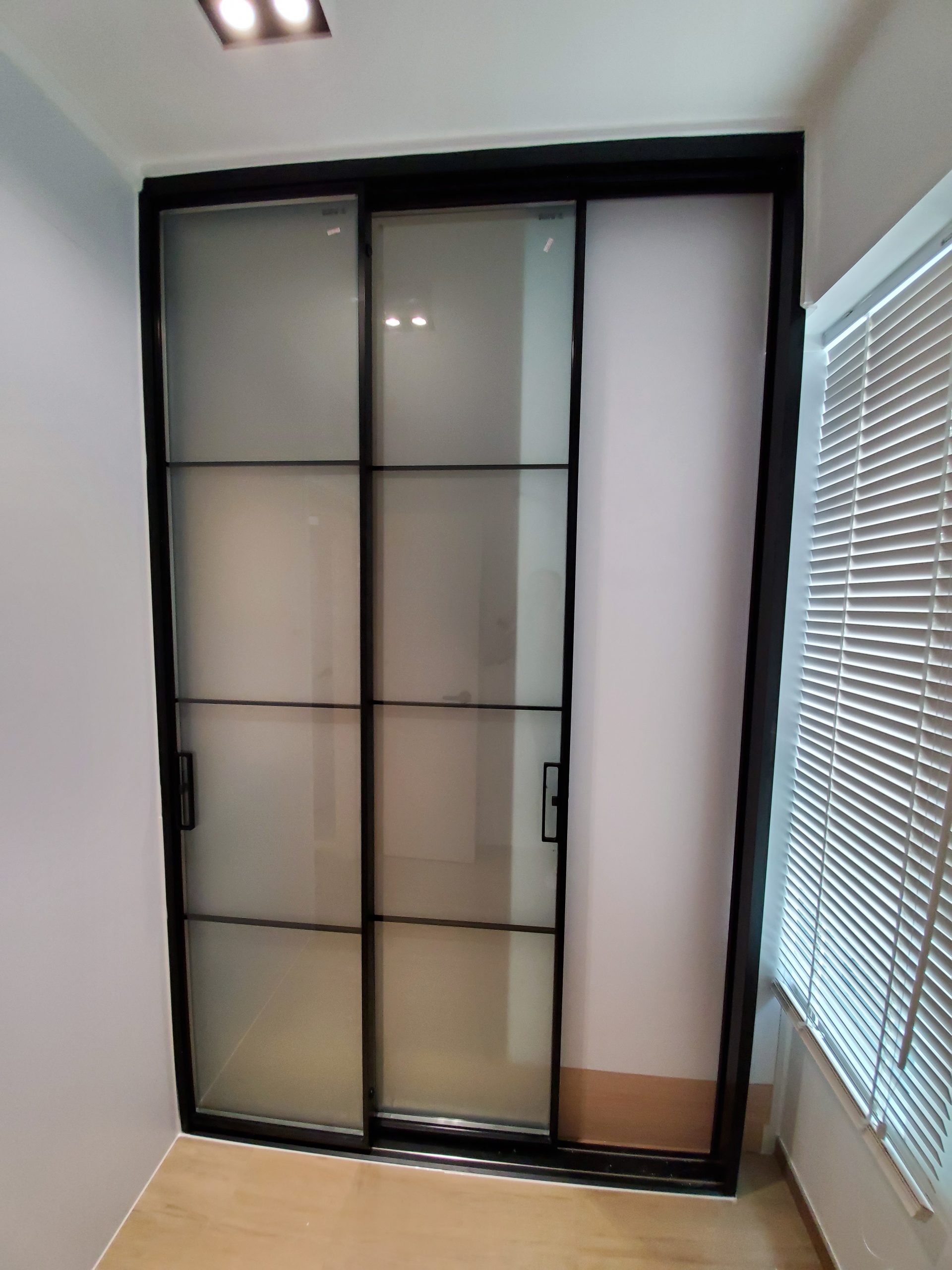 <p>Two Sliding Door in Narrow Frame System</p>

