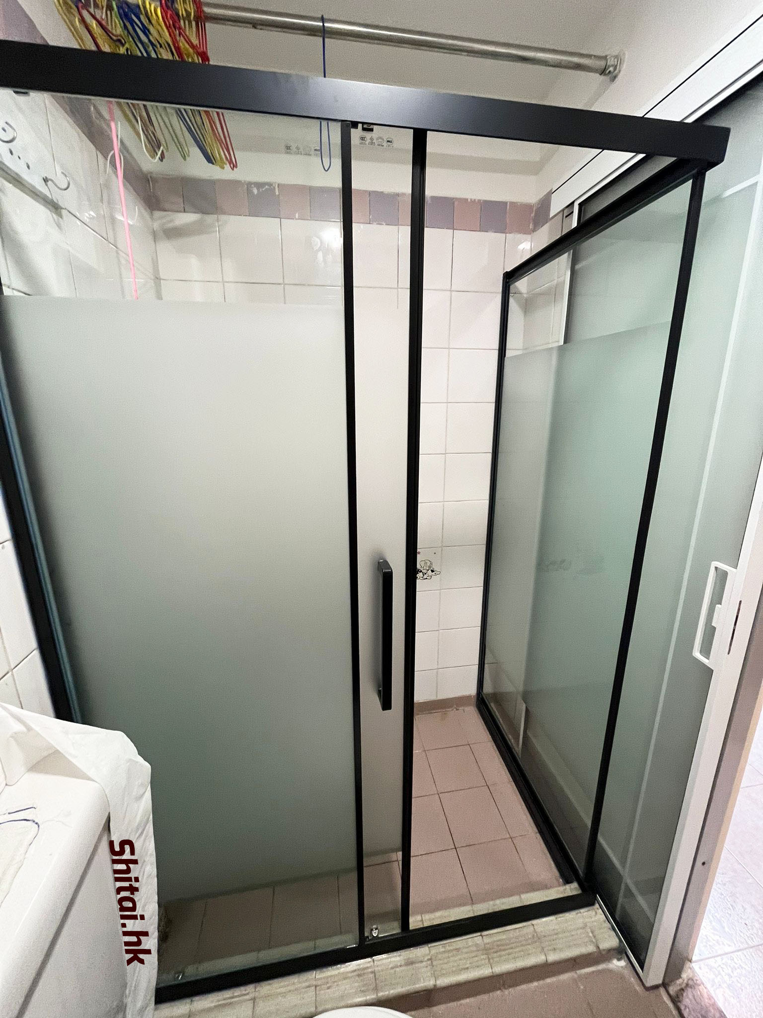 <p>Narrow Frame Sytem Shower Enclosures</p>
