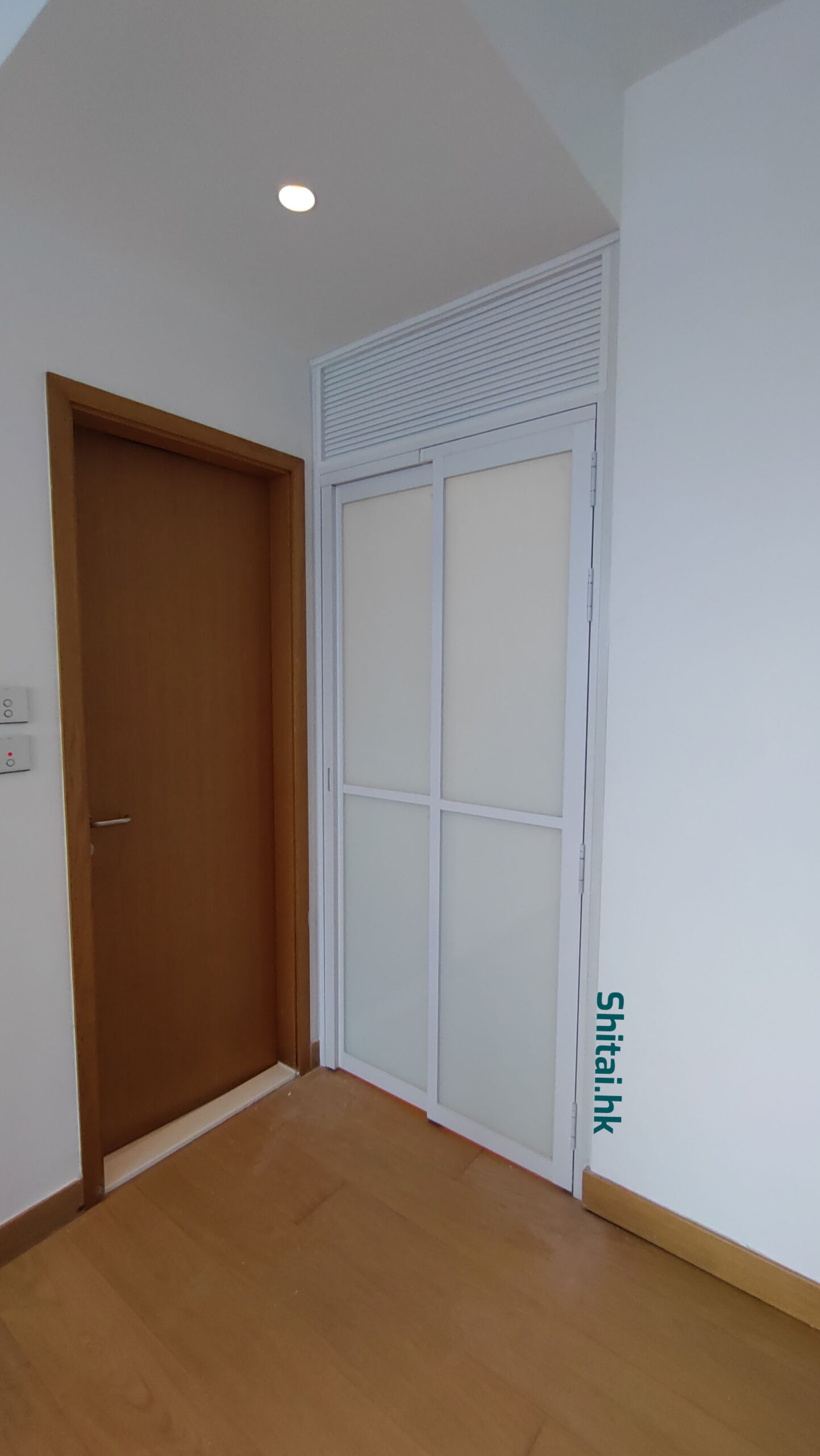 <p>Door Solution for Helper&#8217;s Room</p>
